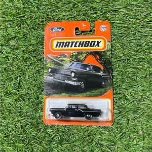2022 MATCHBOX - FORD CUSTOM 300 - BLACK